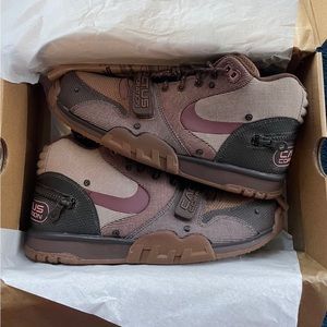 Nike air trainer Travis scott